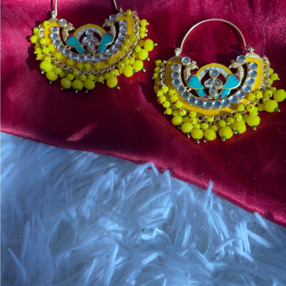 Yellow Waalian/Jhumka (earrings) - Picture 2 of 6